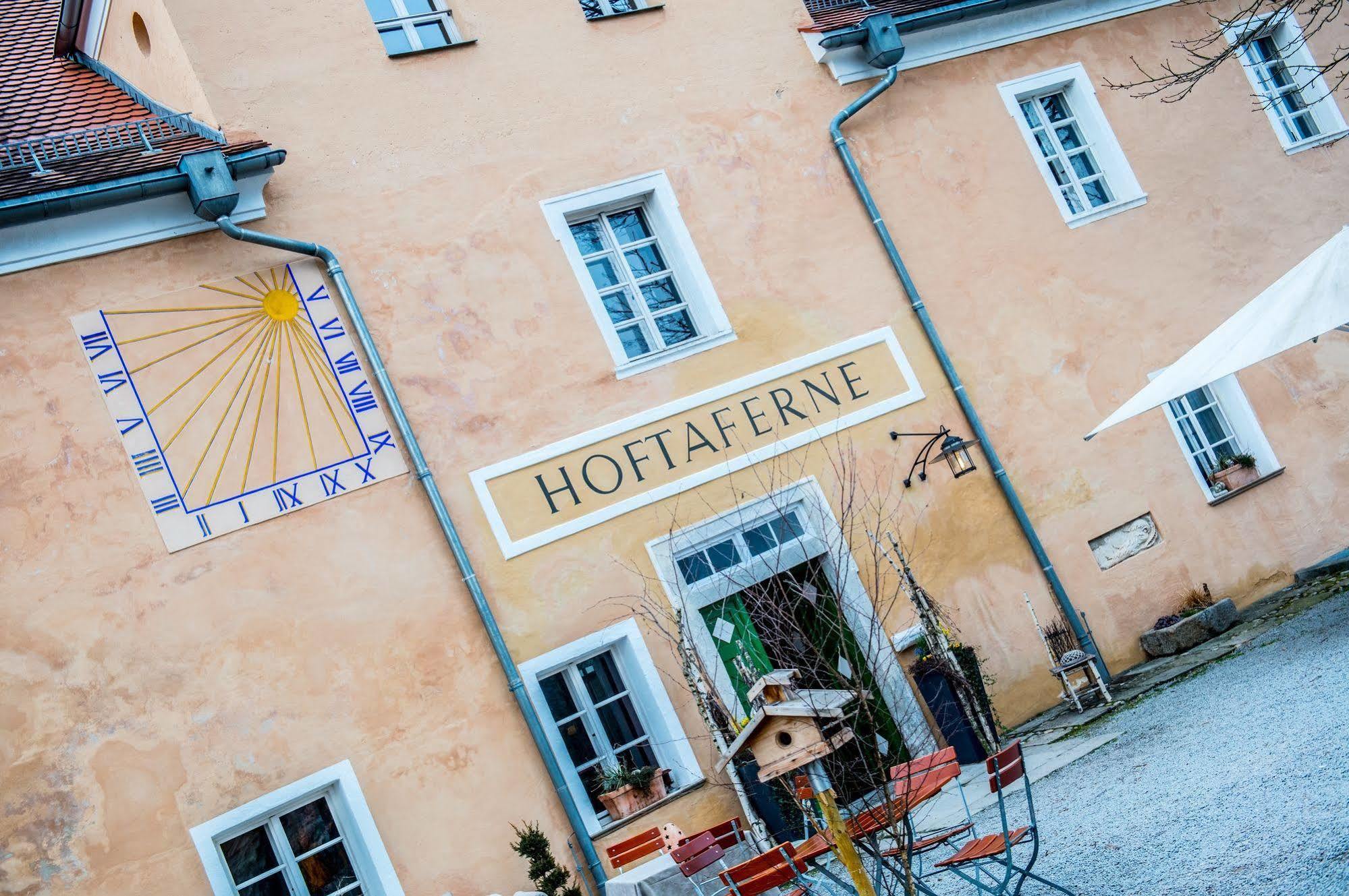 Hotel Schloss Neuburg - Hoftaferne Neuburg am Inn Exterior photo